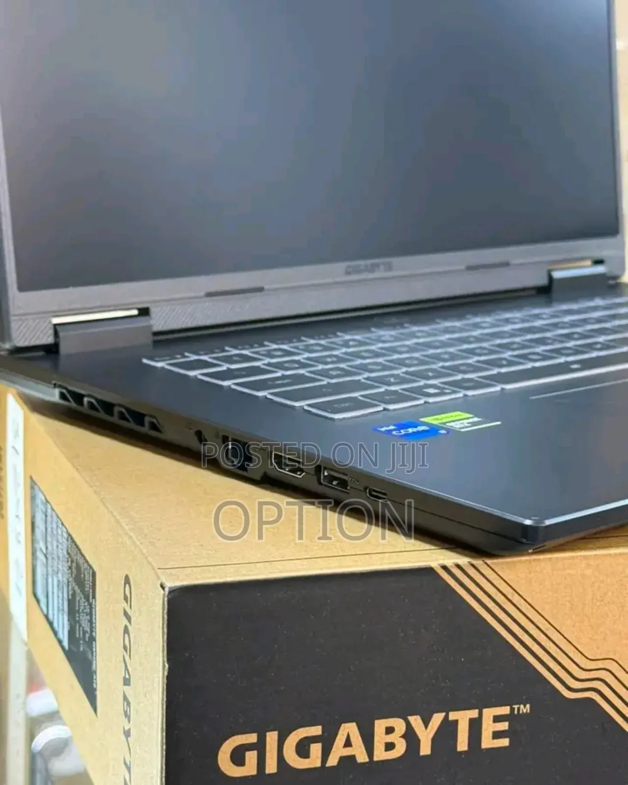 New Laptop Gigabyte AORUS 17G 16GB Intel Core i7 SSD 1T