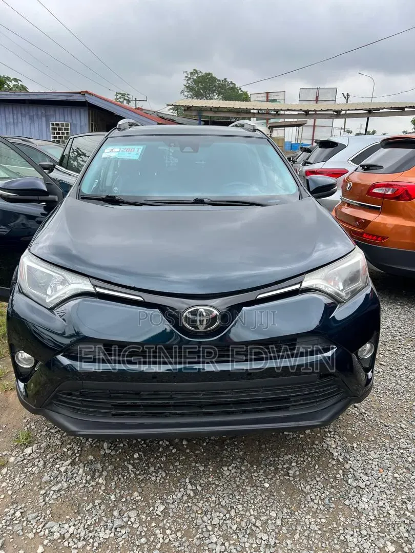Toyota RAV4 2018 Blue