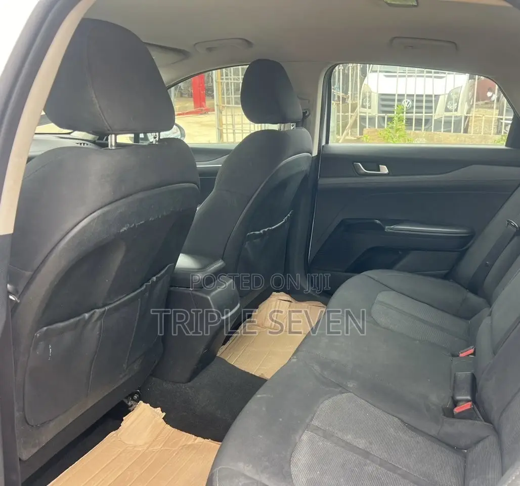 Kia K5 LXS 2022 White