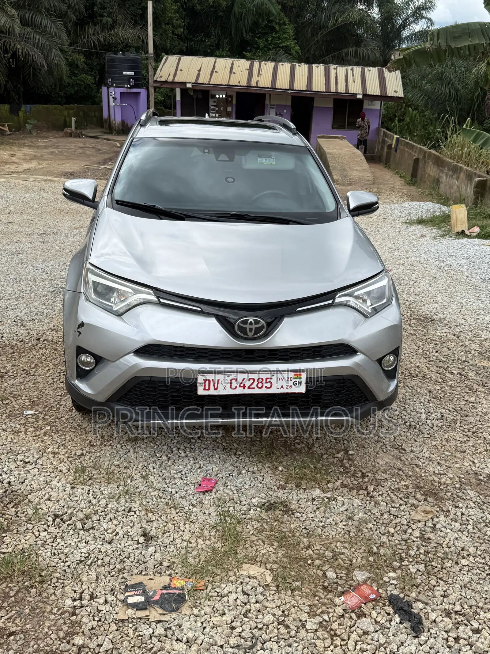 Toyota RAV4 XLE 4dr SUV (2.5L 4cyl 6A) 2018 Silver