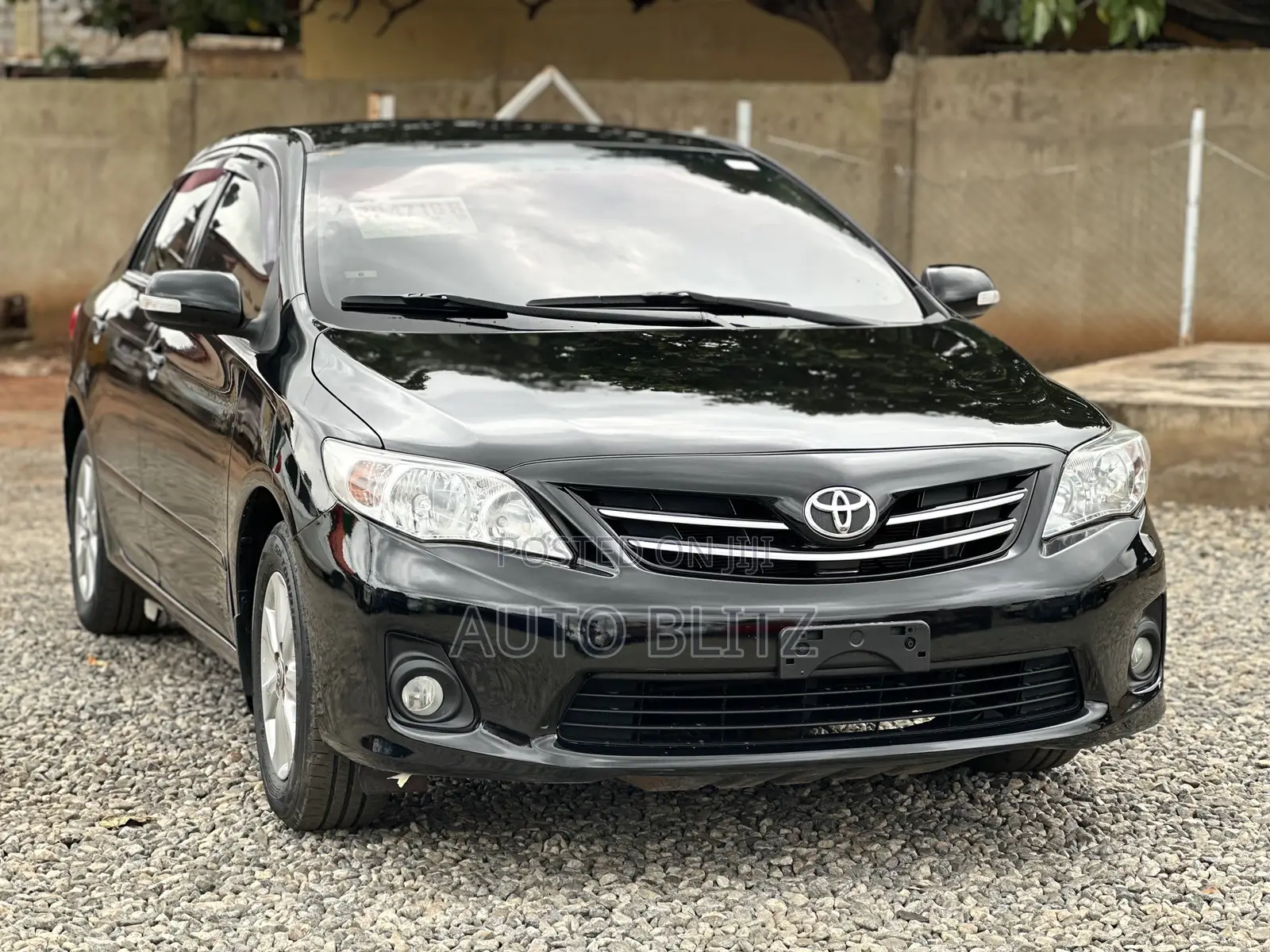 Toyota Corolla Altis 2011 Black