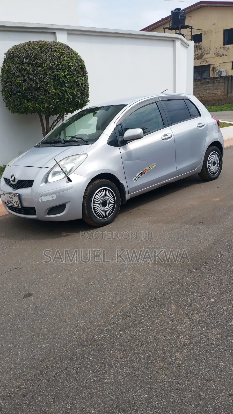 Toyota Vitz 1.3 AWD 5dr 2010 Gray