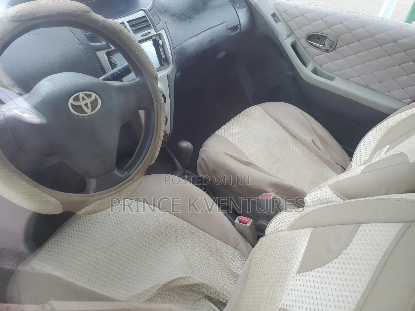 Toyota Vitz 1.3 AWD 3dr 2010 Silver