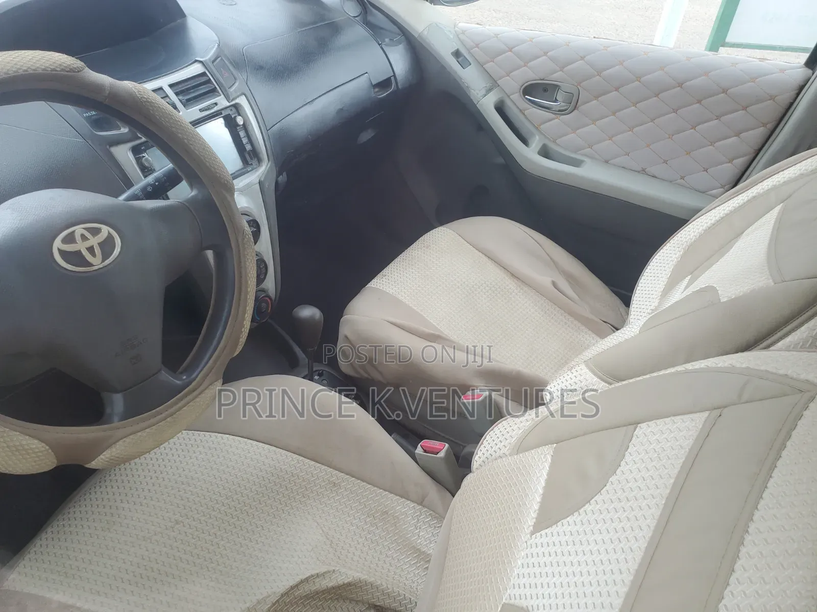 Toyota Vitz 1.3 AWD 3dr 2010 Silver