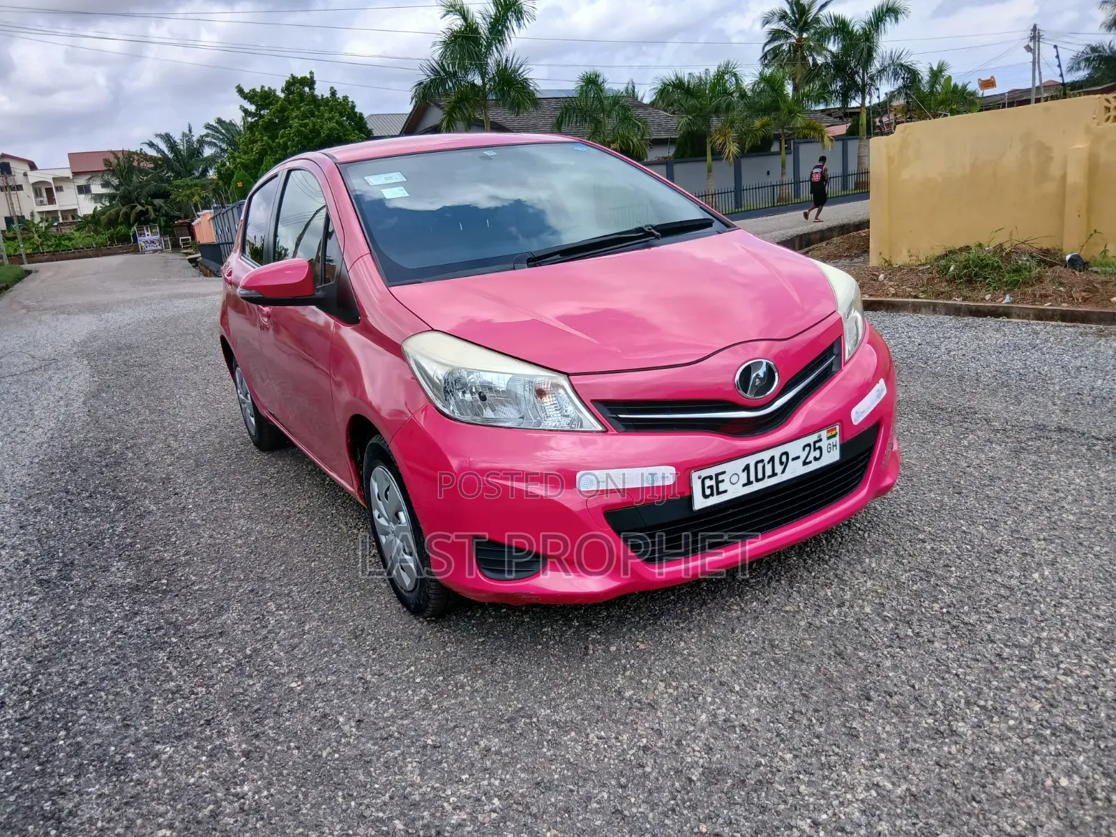 Toyota Vitz 2013 Pink