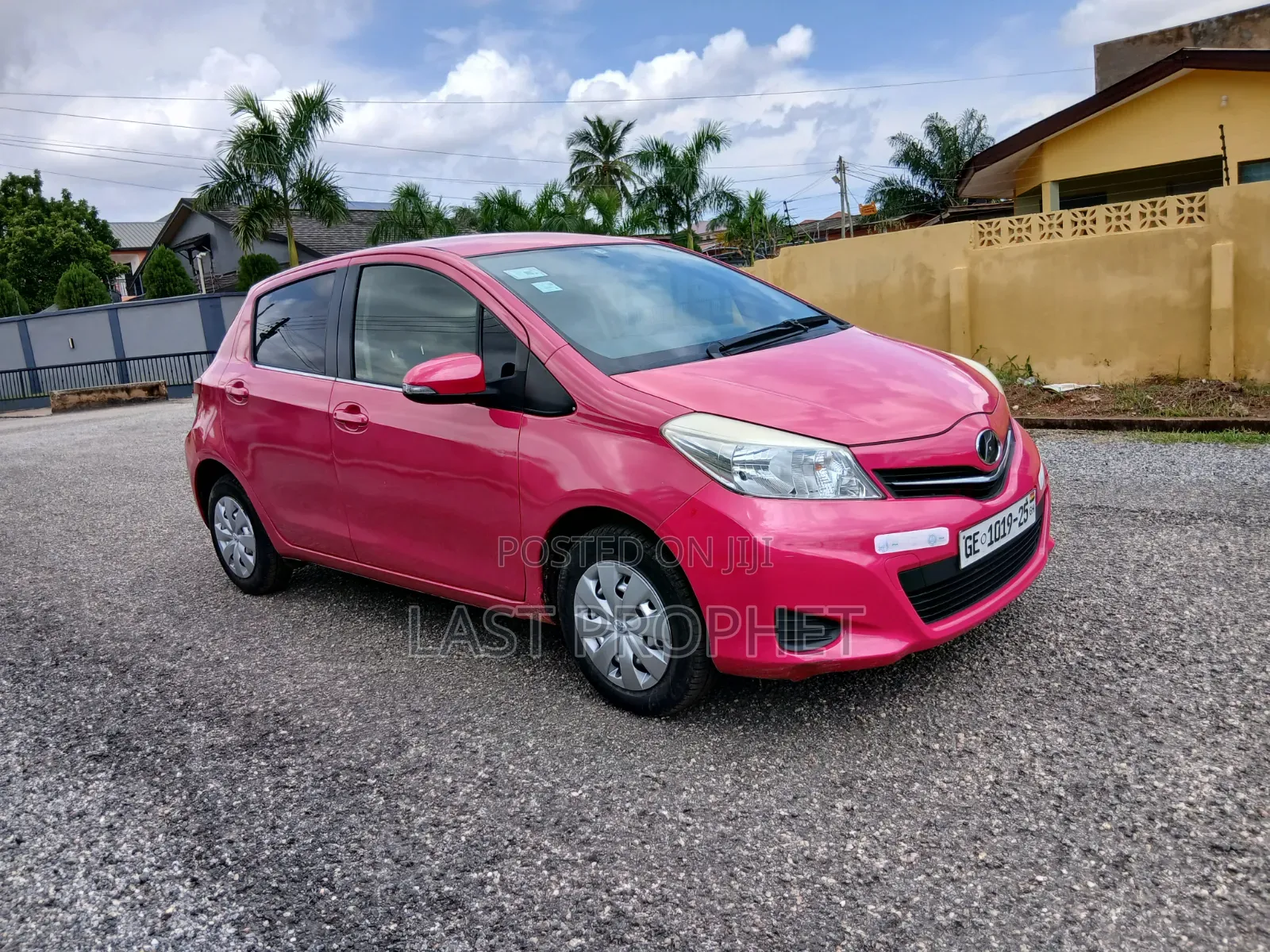 Toyota Vitz 2013 Pink