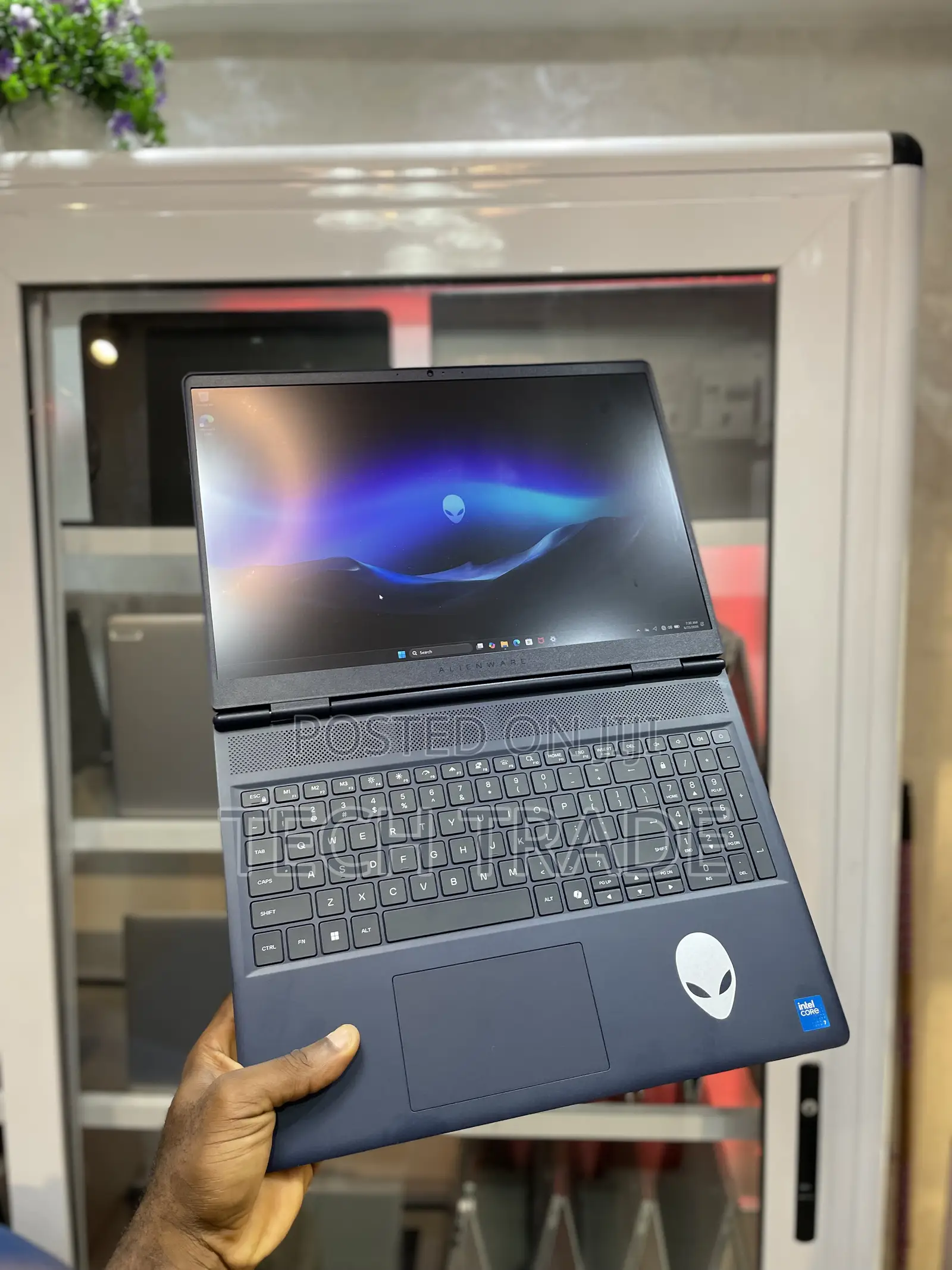 Laptop Alienware 16 Aurora 16GB Intel Core 7 SSD 512GB