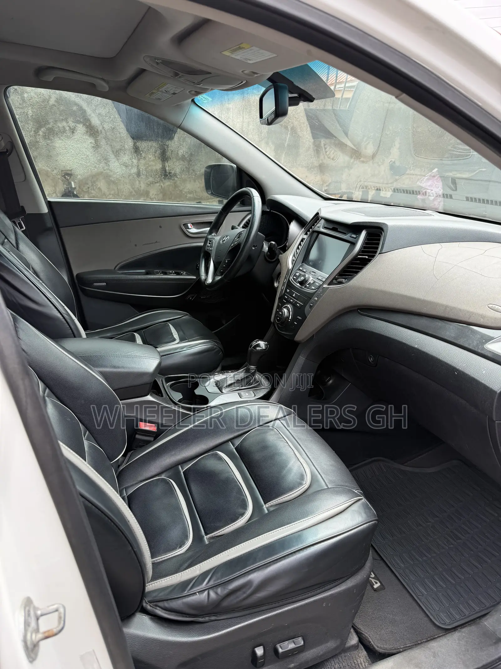 Hyundai Santa Fe 2014 White