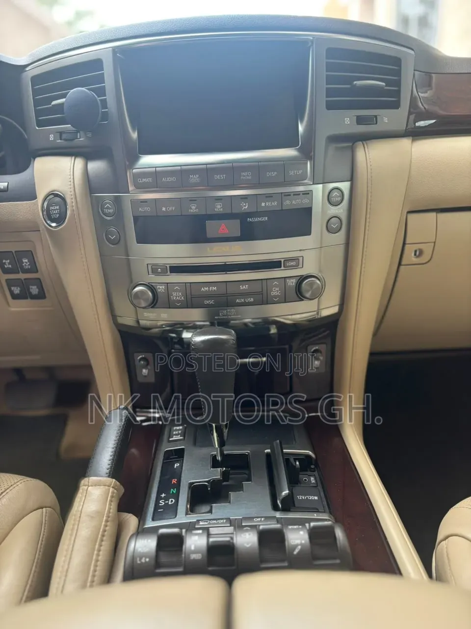 Lexus LX 570 AWD 2013 Gold