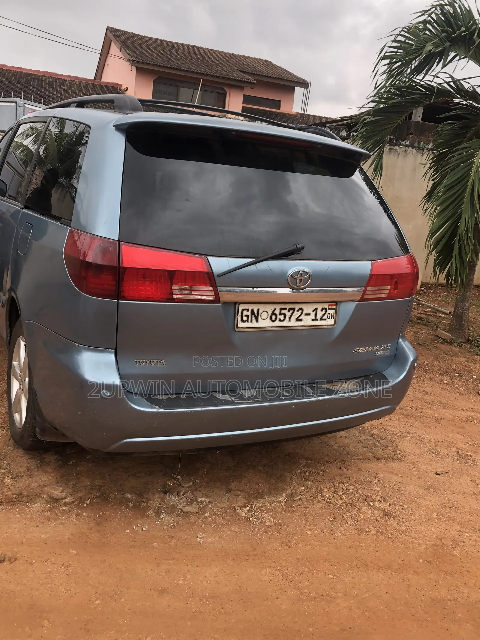 Toyota Sienna 2010 Blue