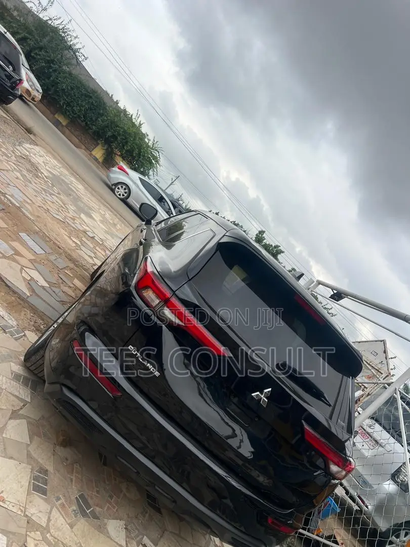 Mitsubishi Outlander 2024 Black