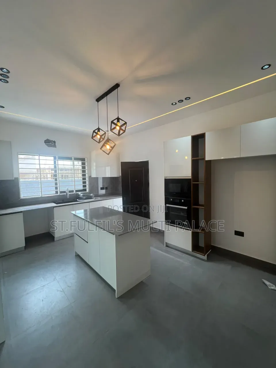 5bdrm House in North Legon for sale