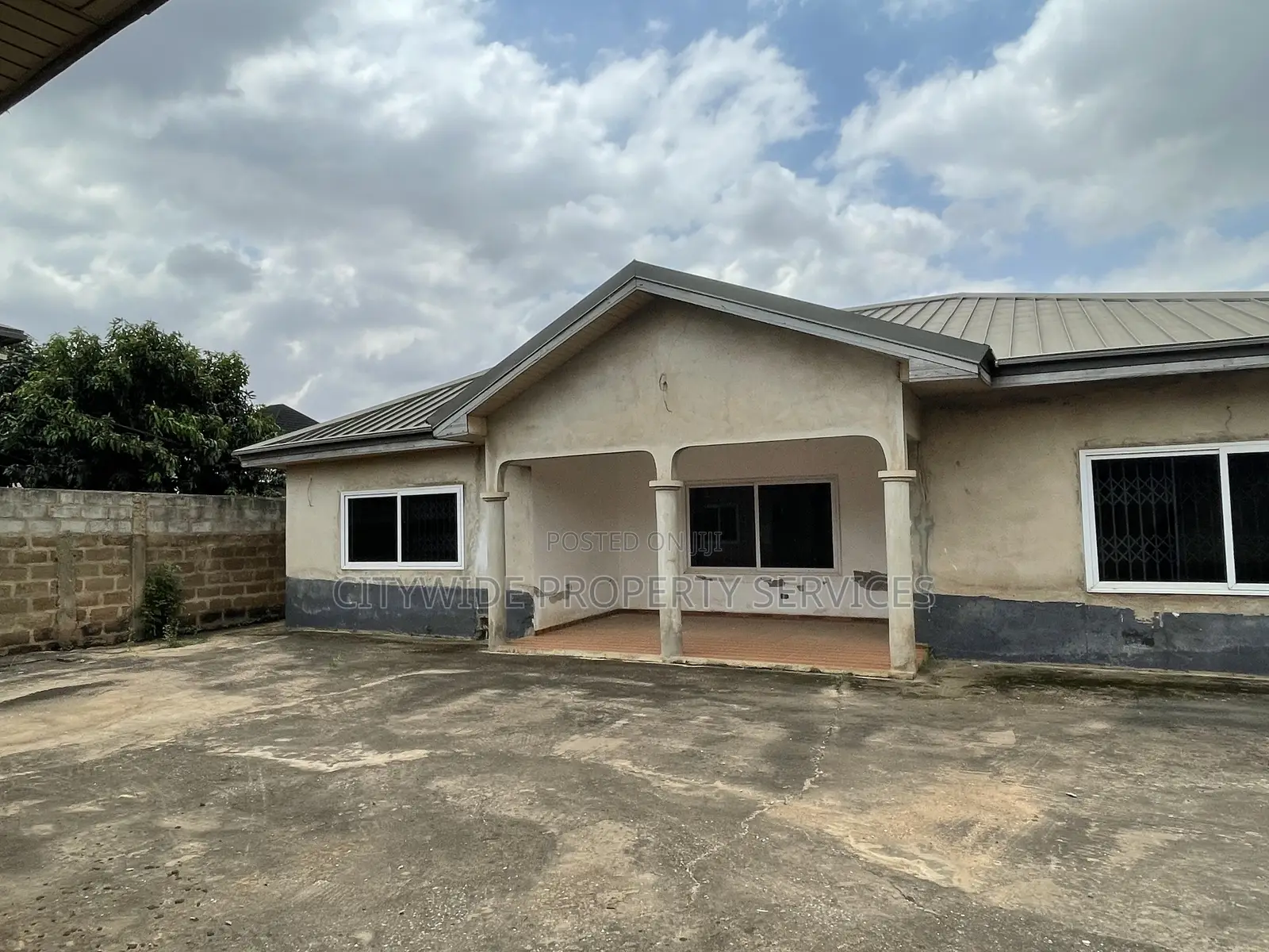 Furnished 5bdrm House in Ayi Mensah, Ga East Municipal for sale