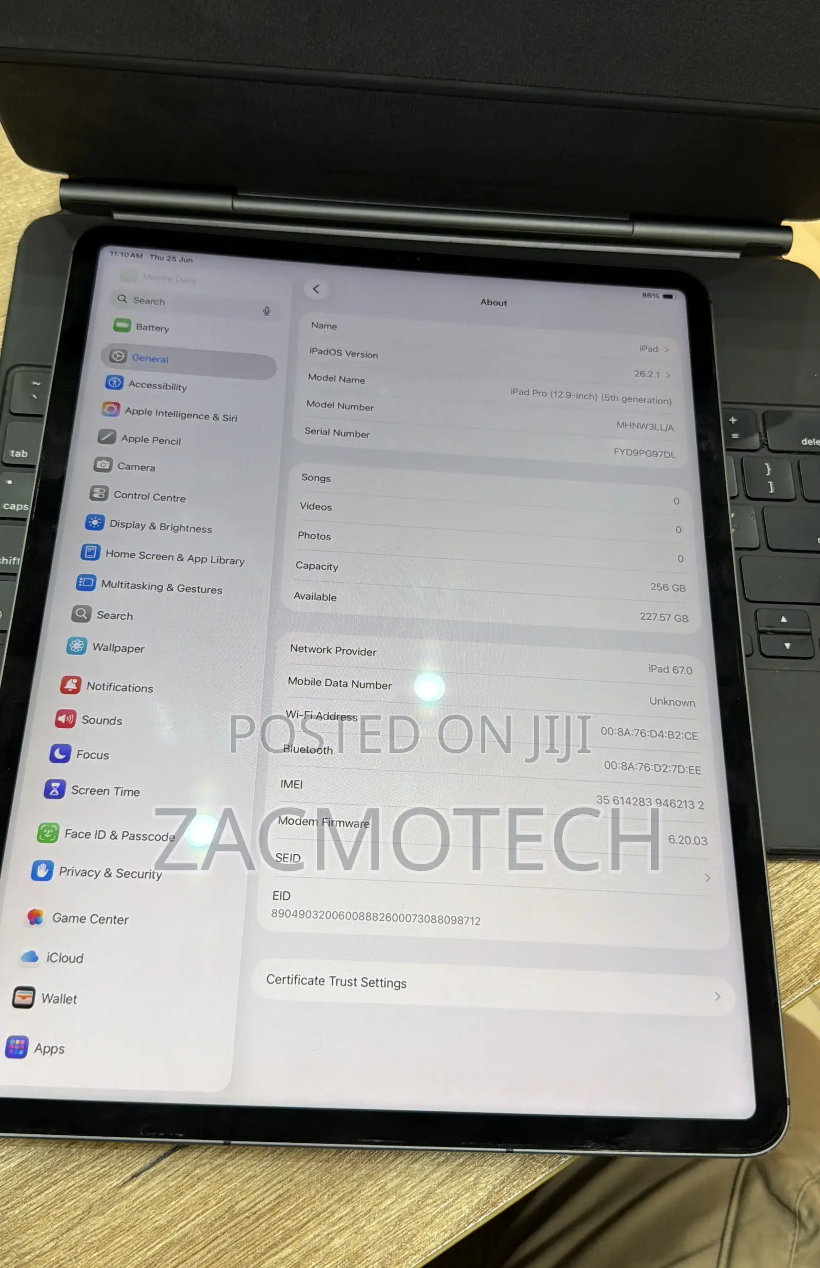 Apple iPad Pro 12.9 (2022) 256 GB Gray