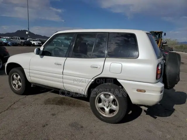Toyota RAV4 Automatic 2000 White