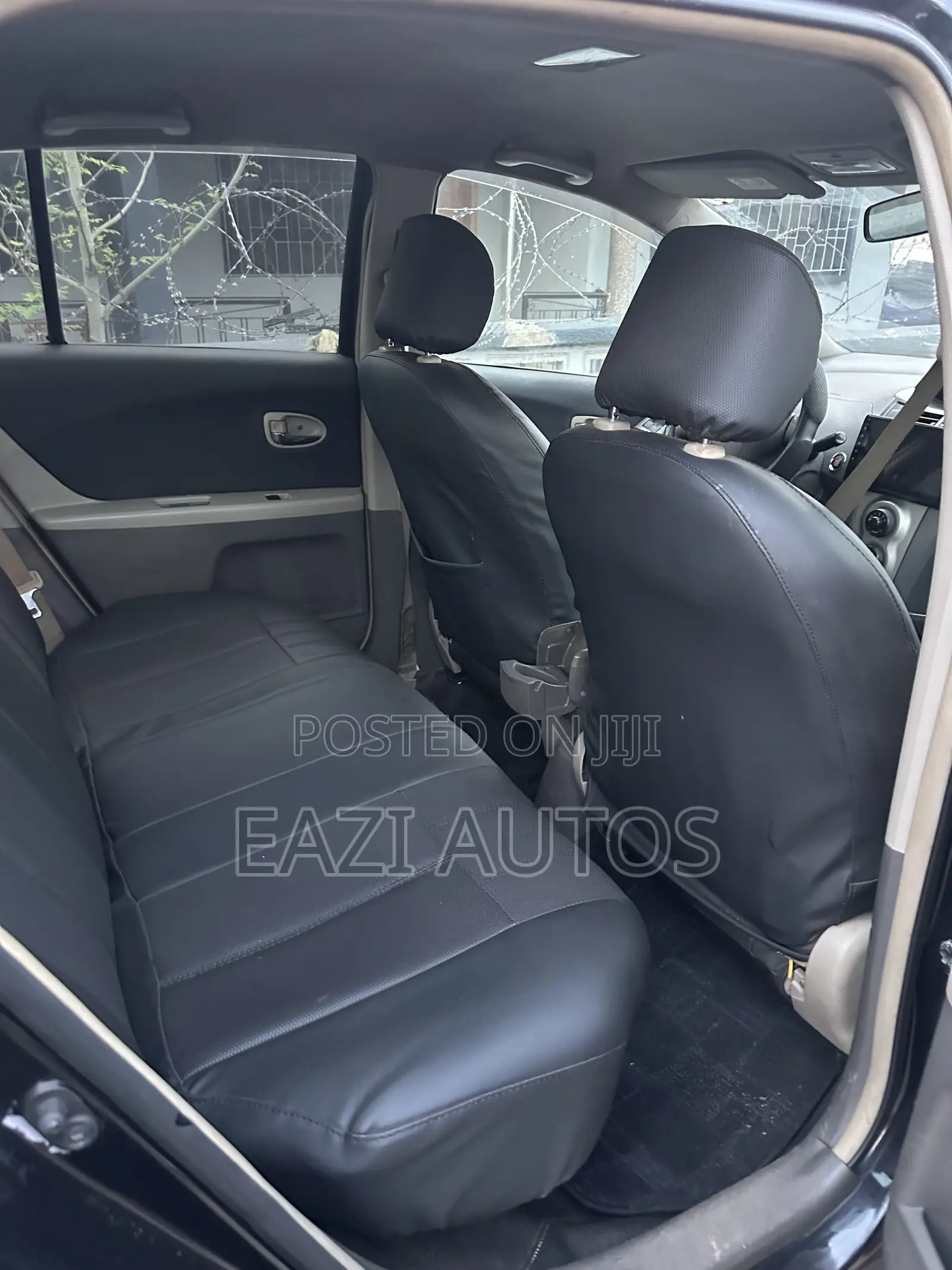 Toyota Vitz 2010 Black