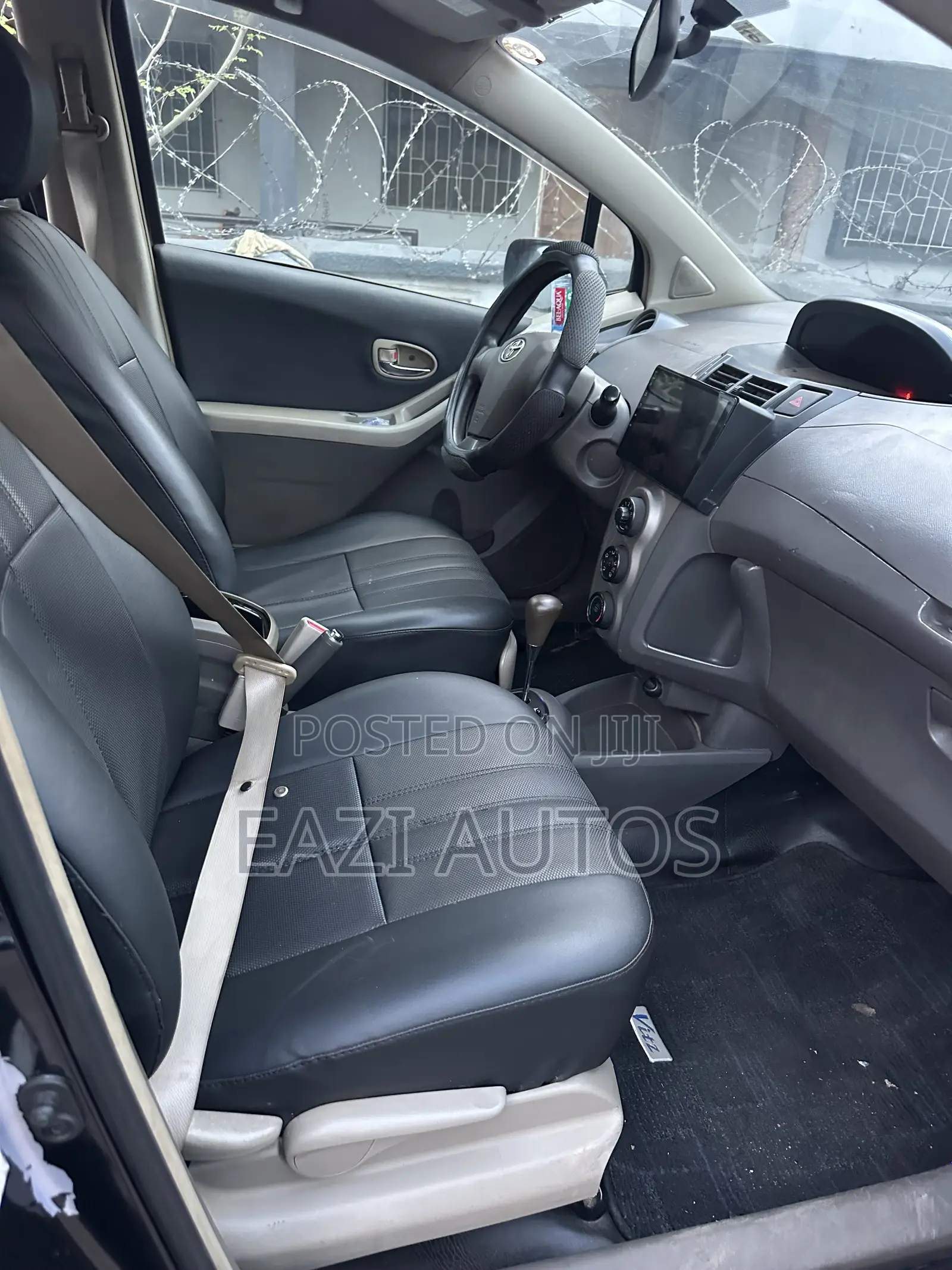 Toyota Vitz 2010 Black