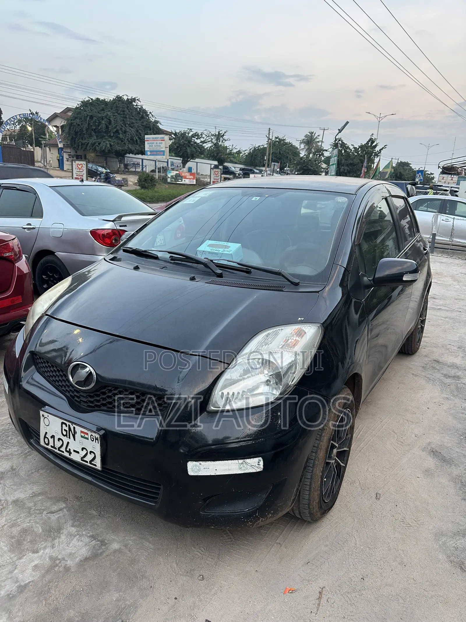Toyota Vitz 2010 Black