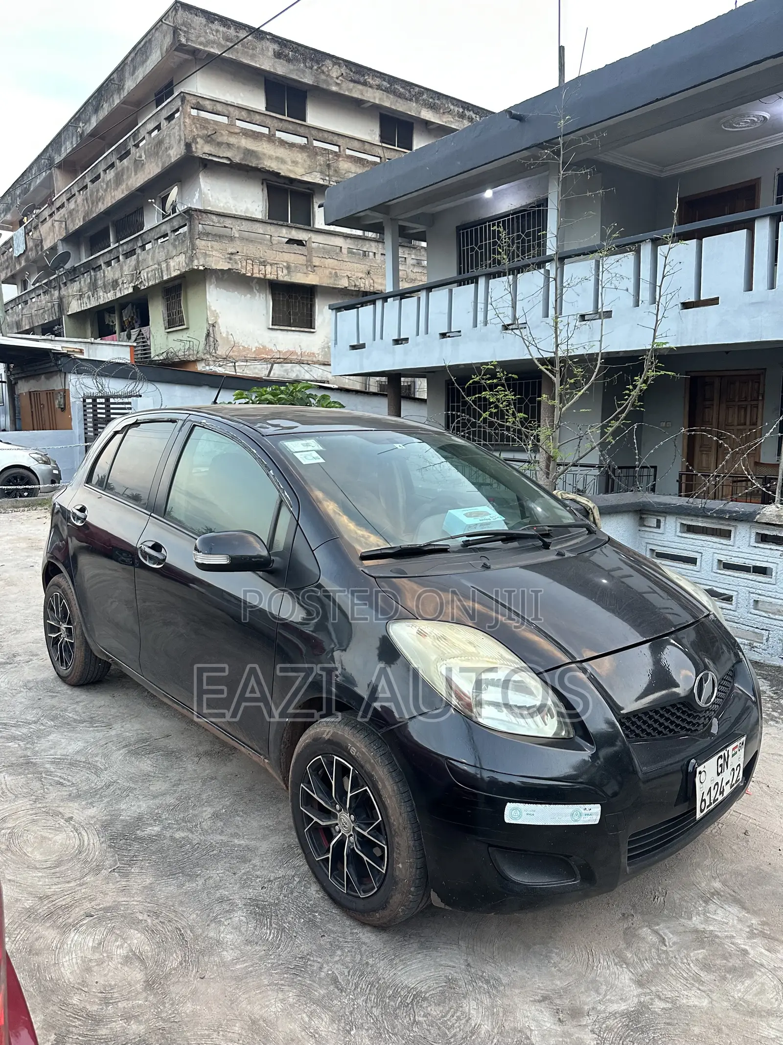 Toyota Vitz 2010 Black