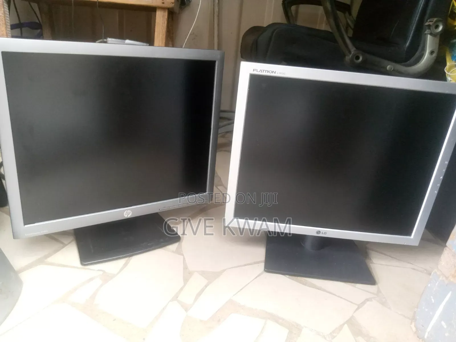 19 Inches Monitors