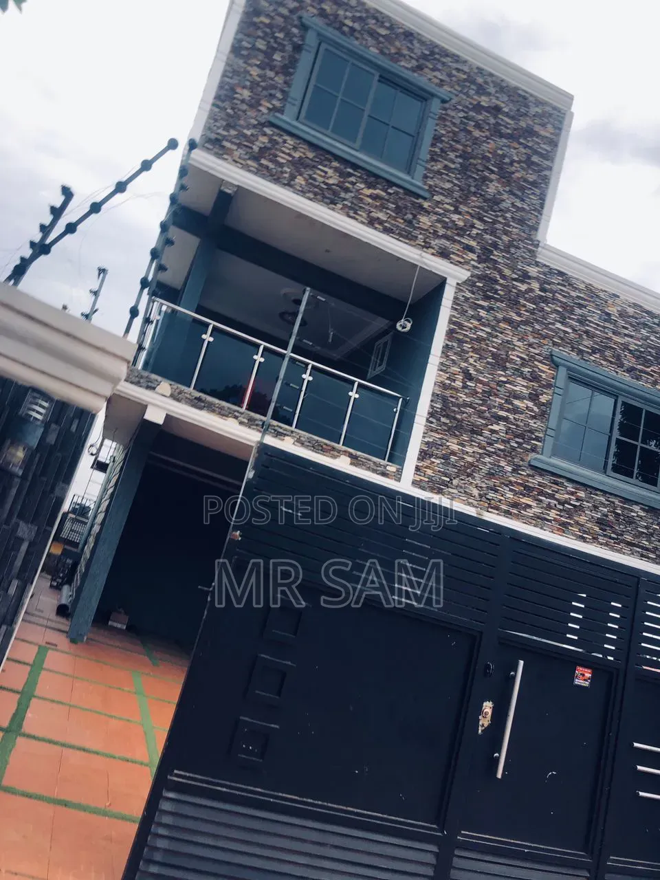 4bdrm Duplex in Lapaz Nyanmekye for rent