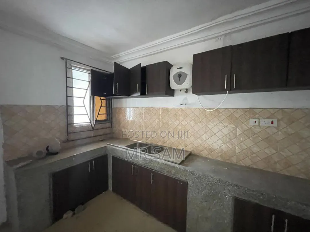 4bdrm Duplex in Lapaz Nyanmekye for rent