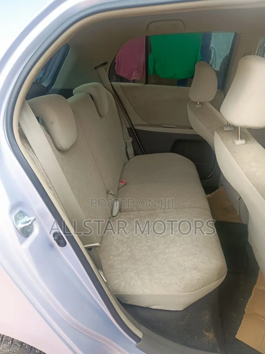 Toyota Vitz 1.3 AWD 3dr 2010 Silver