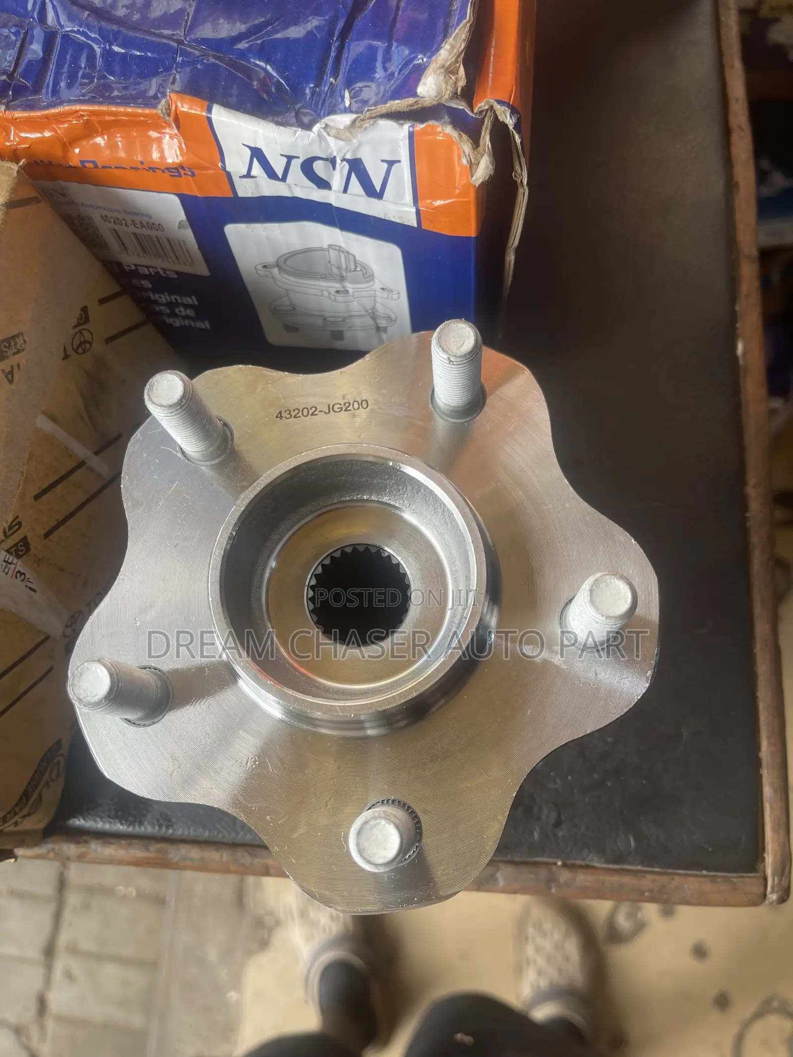 Nissan Rouge 2013-18 4x4 Front Hub Original