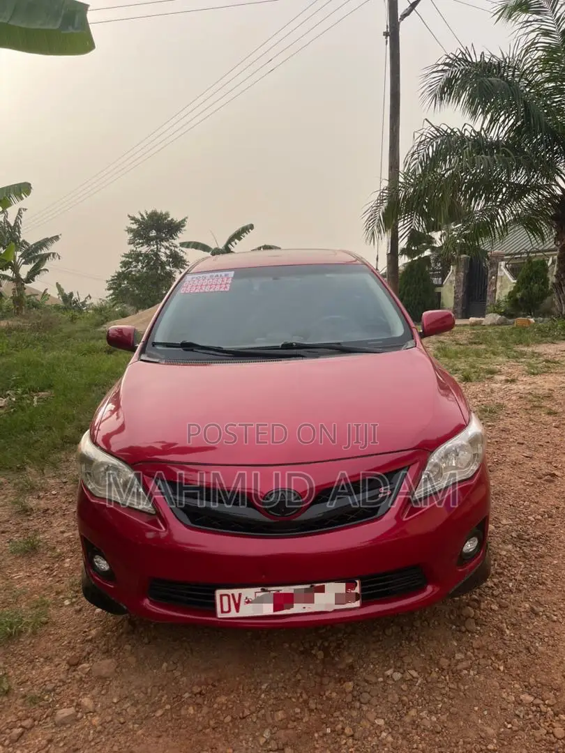 Toyota Corolla L 4-Speed Automatic 2013 Red