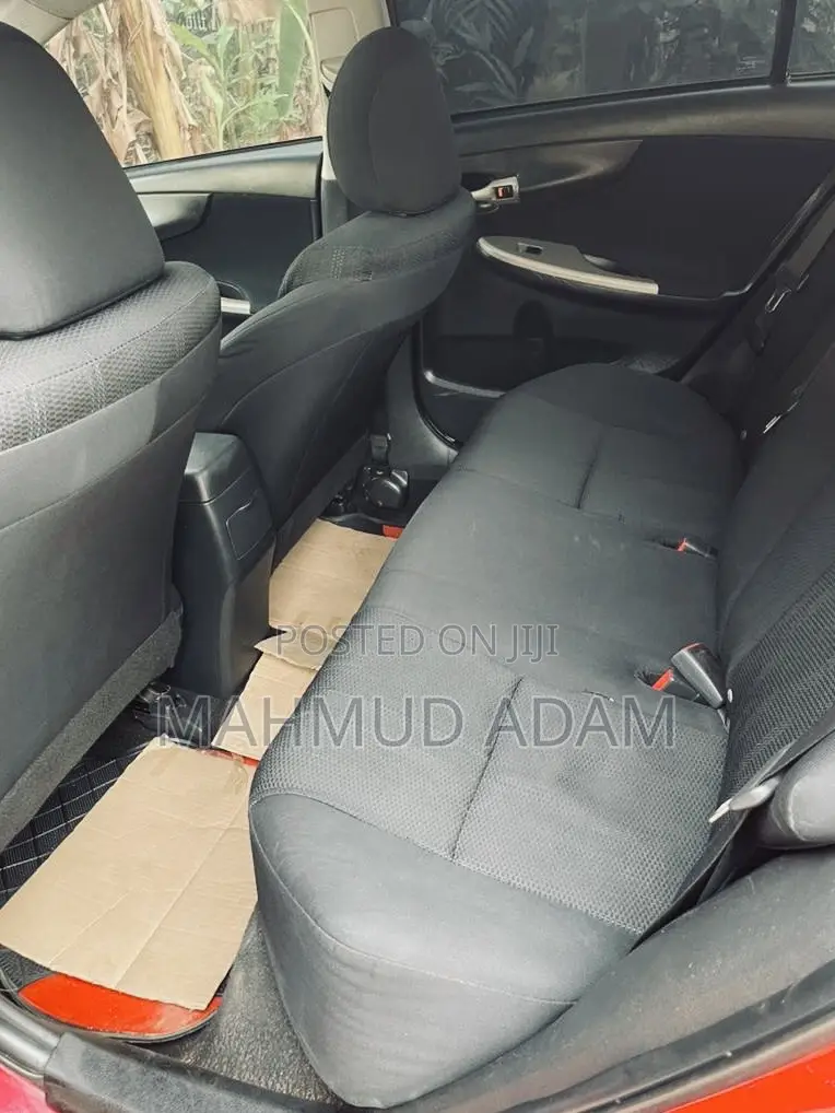 Toyota Corolla L 4-Speed Automatic 2013 Red
