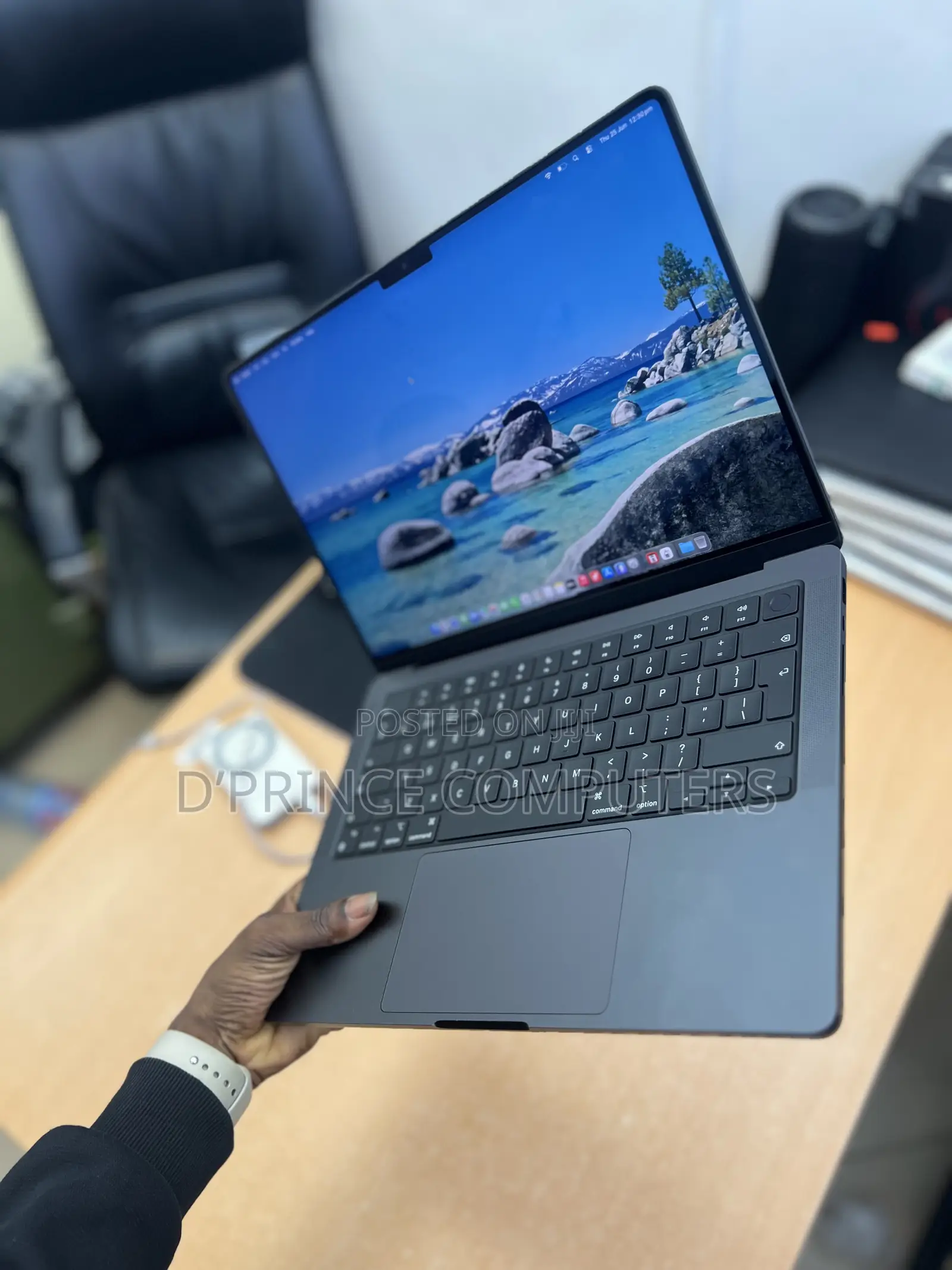 Laptop Apple MacBook Pro 2024 M4 16GB Apple M4 SSD 512GB