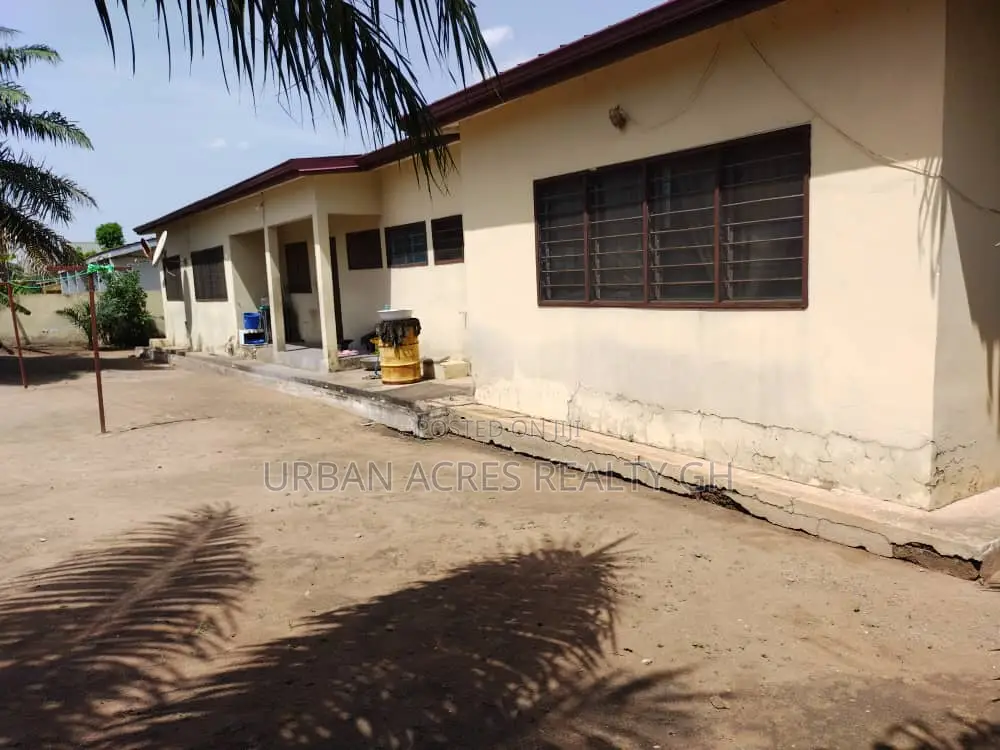 4bdrm House in Accra Metropolitan for sale