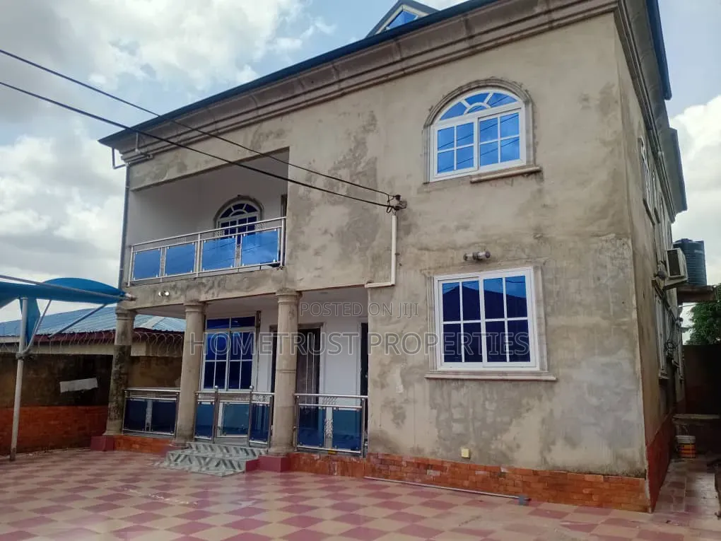 5bdrm Duplex in Amasaman Achiaman for sale