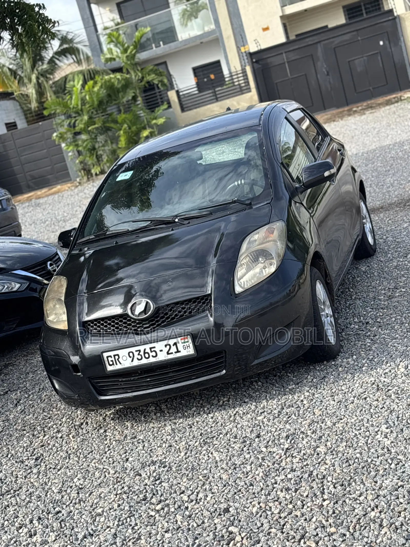 Toyota Vitz 2010 Black