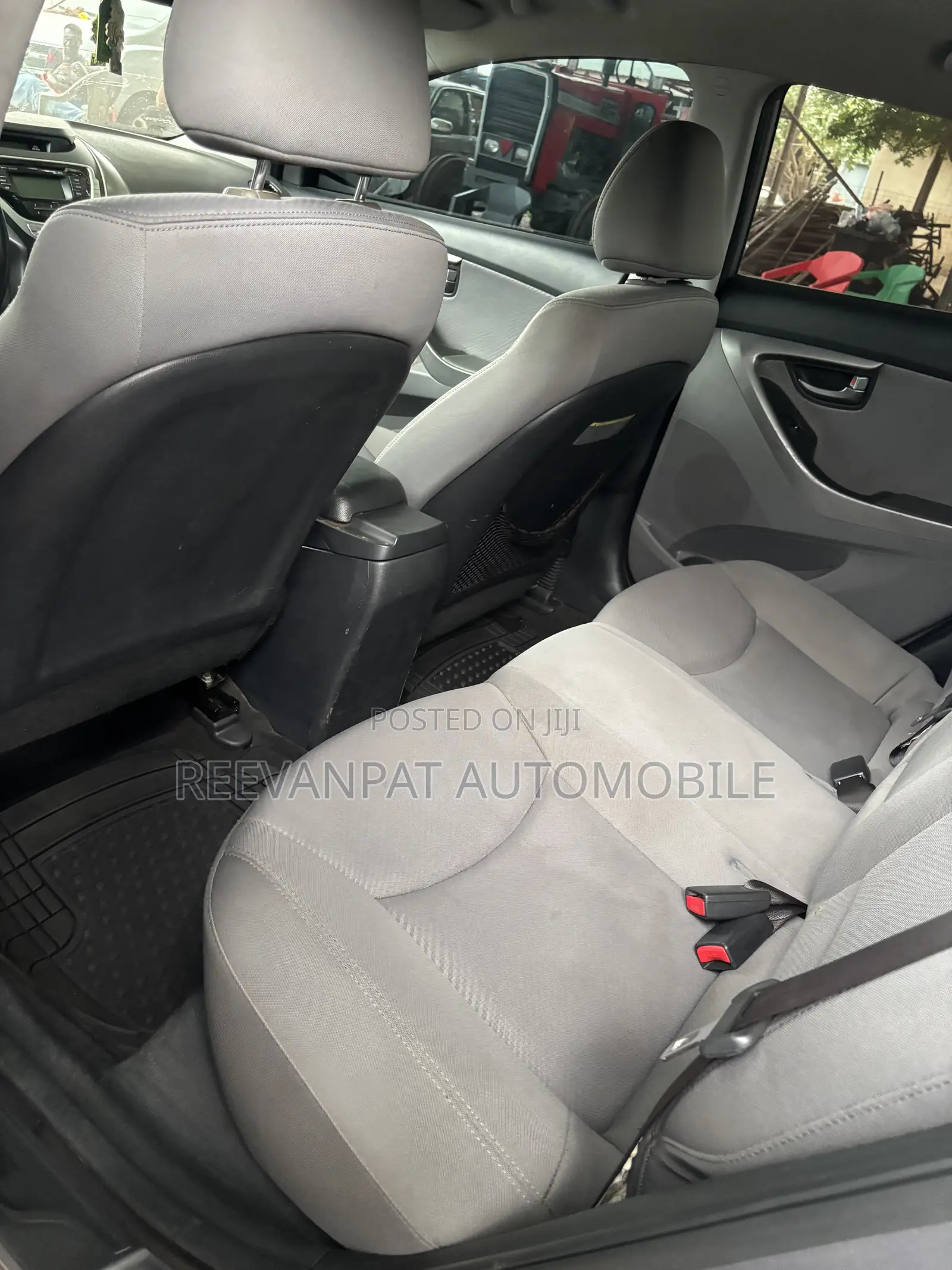 Hyundai Elantra Limited 4dr Sedan (1.8L 4cyl 6A) 2014 Silver