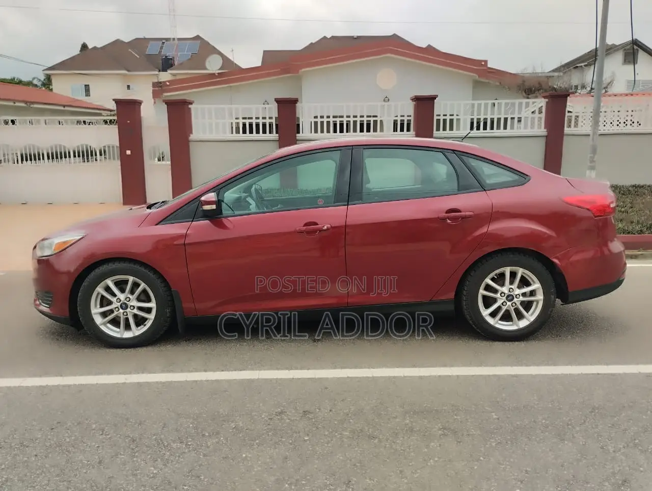 Ford Focus S Sedan FWD (2.0L 4cyl 5M) 2016 Red