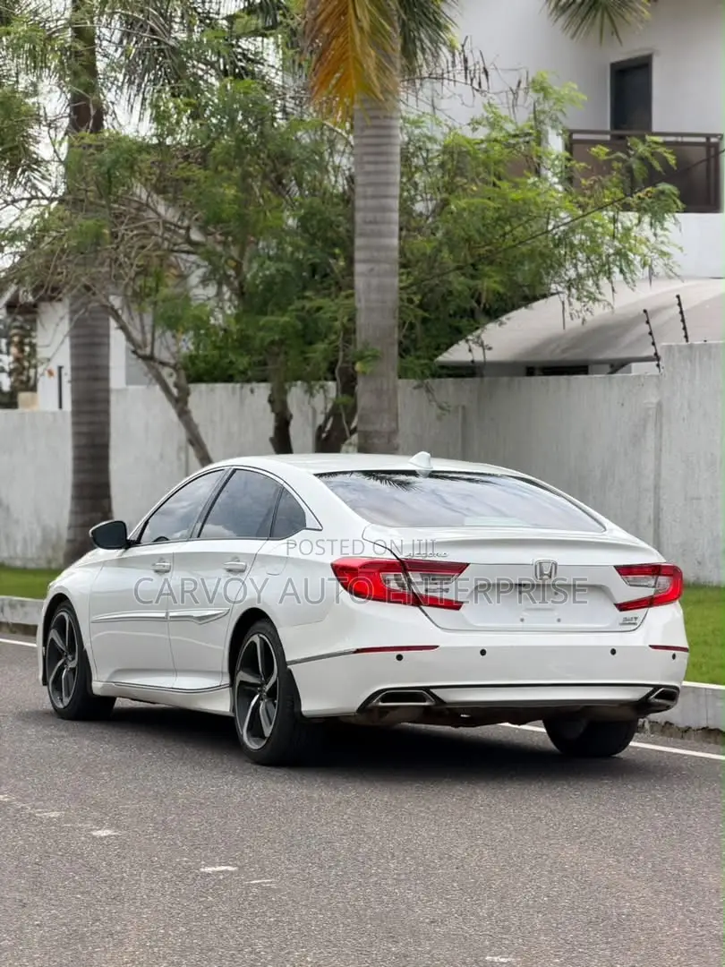 Honda Accord Touring 2.0T 2020 White