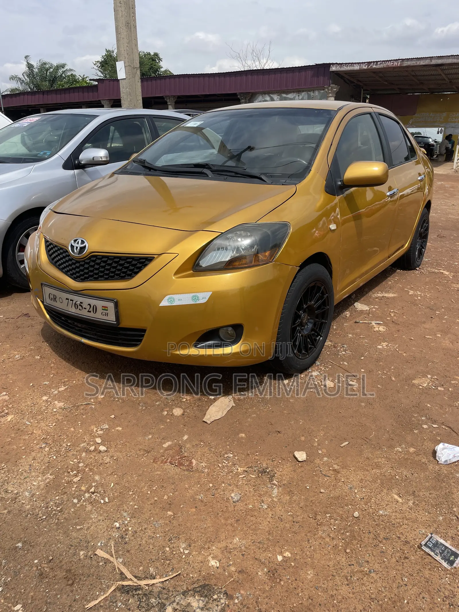 Toyota Yaris 2010 Gold