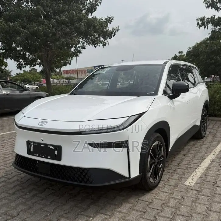 Toyota bZ3 2025 White