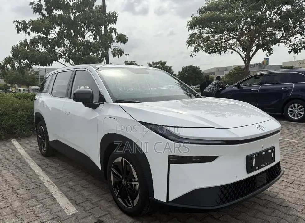 Toyota bZ3 2025 White