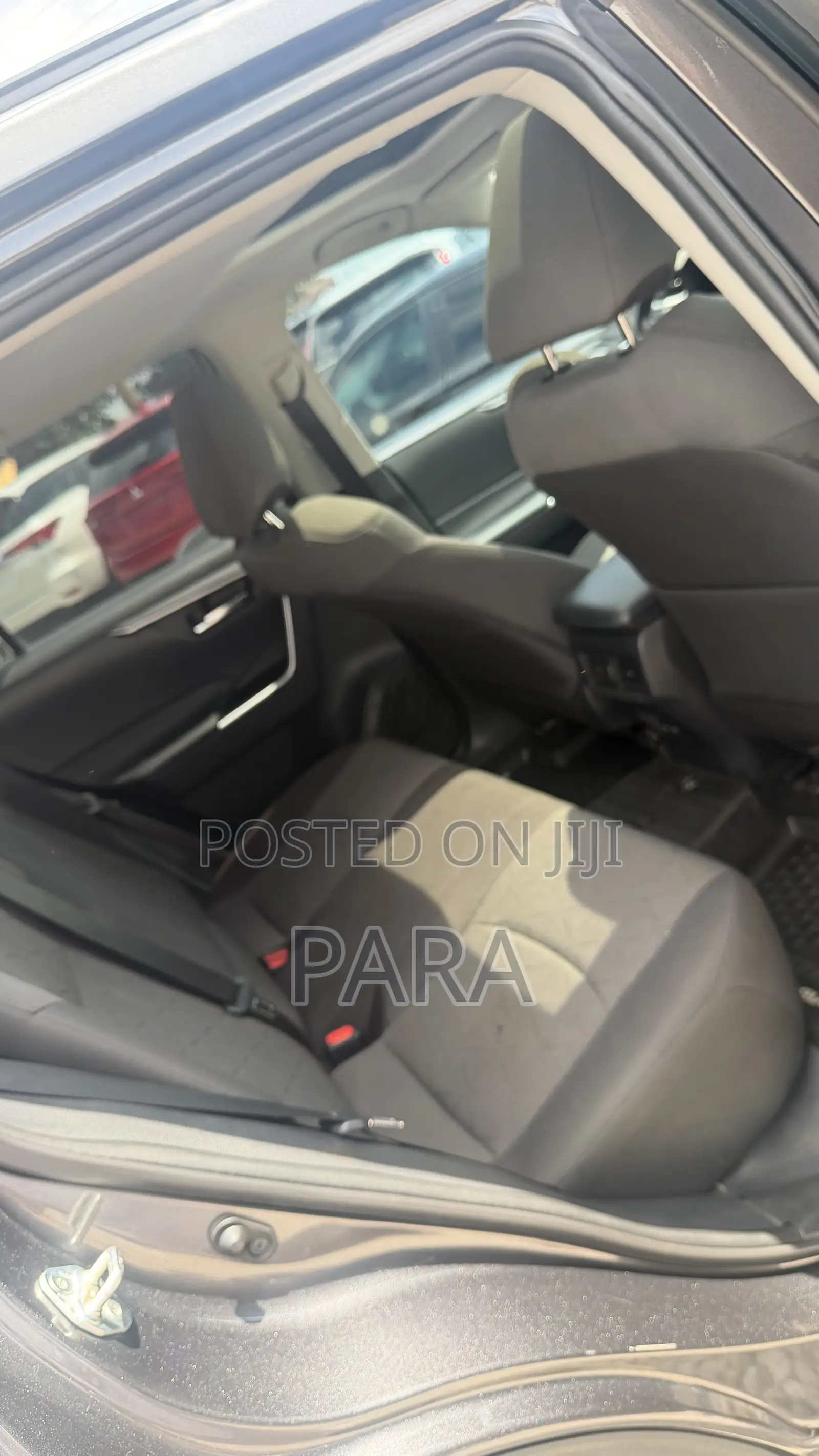 Toyota RAV4 XLE 2021 Silver