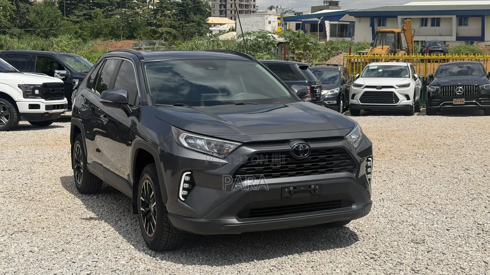 Toyota RAV4 XLE 2021 Silver