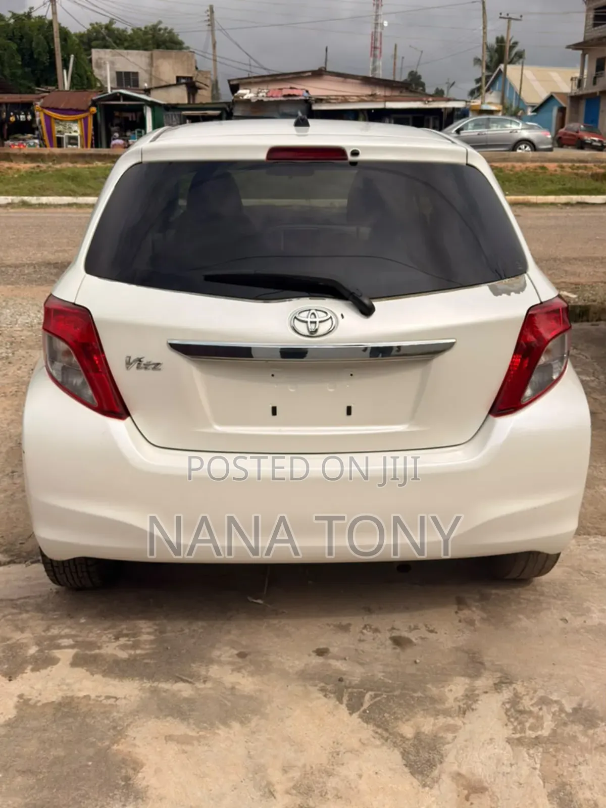 Toyota Vitz 1.5 FWD 5dr 2015 White
