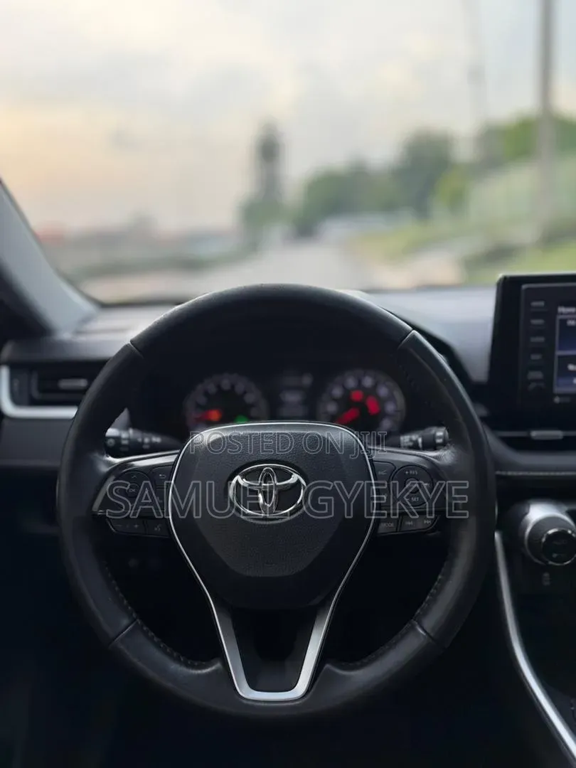 Toyota RAV4 2020 Blue