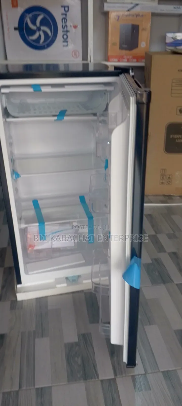 Single Door Table Top Fridge