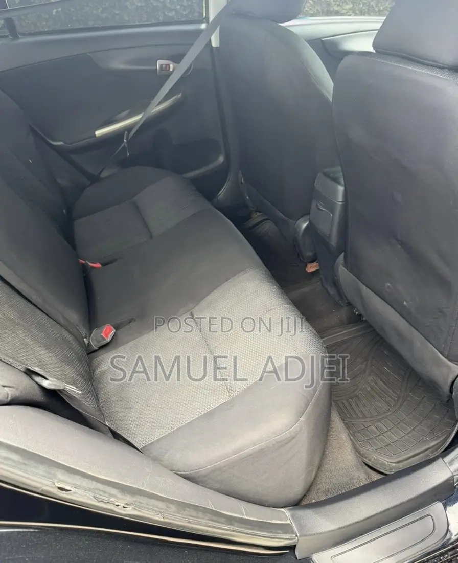 Toyota Corolla 2010 Black