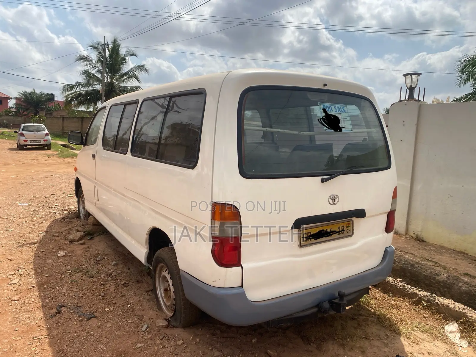 Toyota HiAce 2004 White
