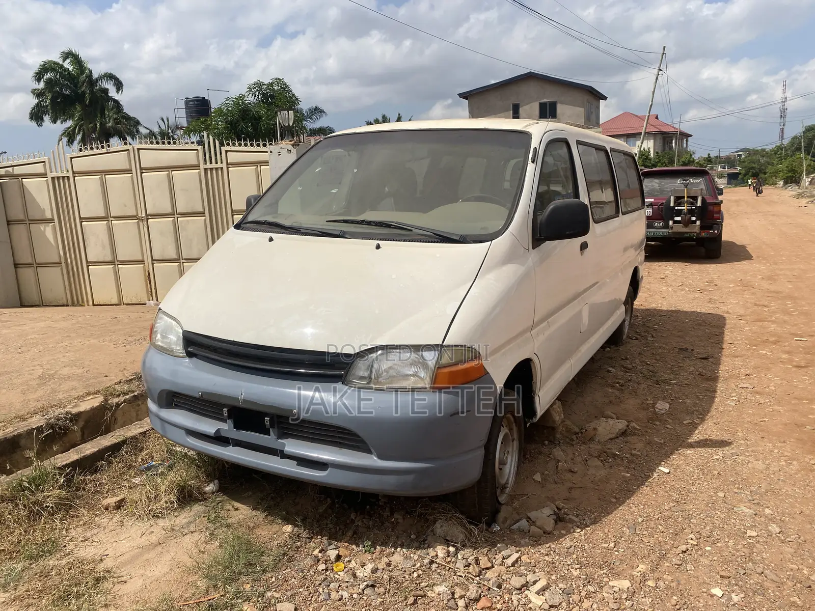 Toyota HiAce 2004 White