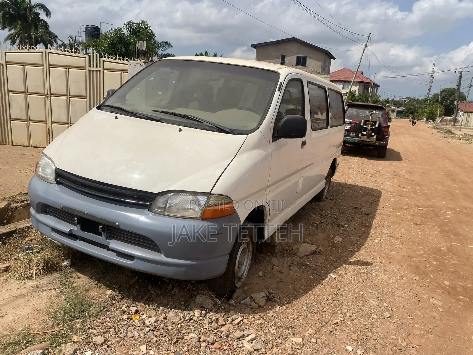 Toyota HiAce 2004 White