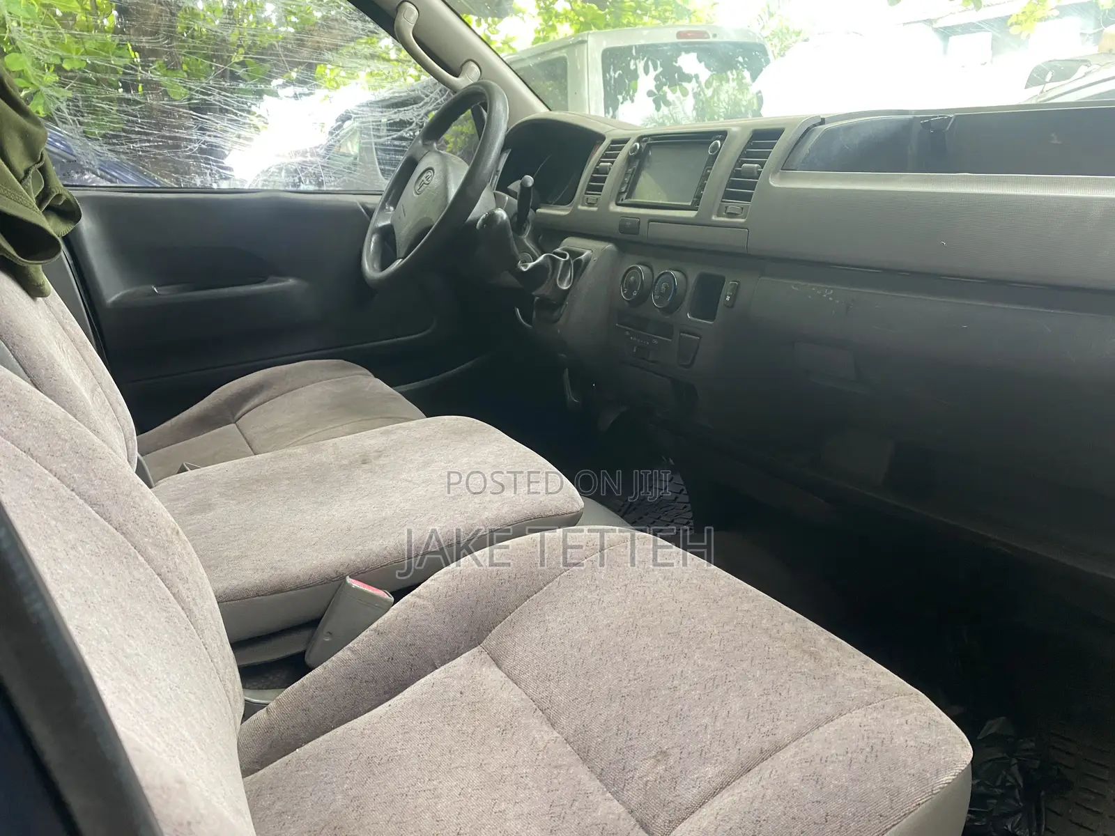 Toyota HiAce 2014 Blue